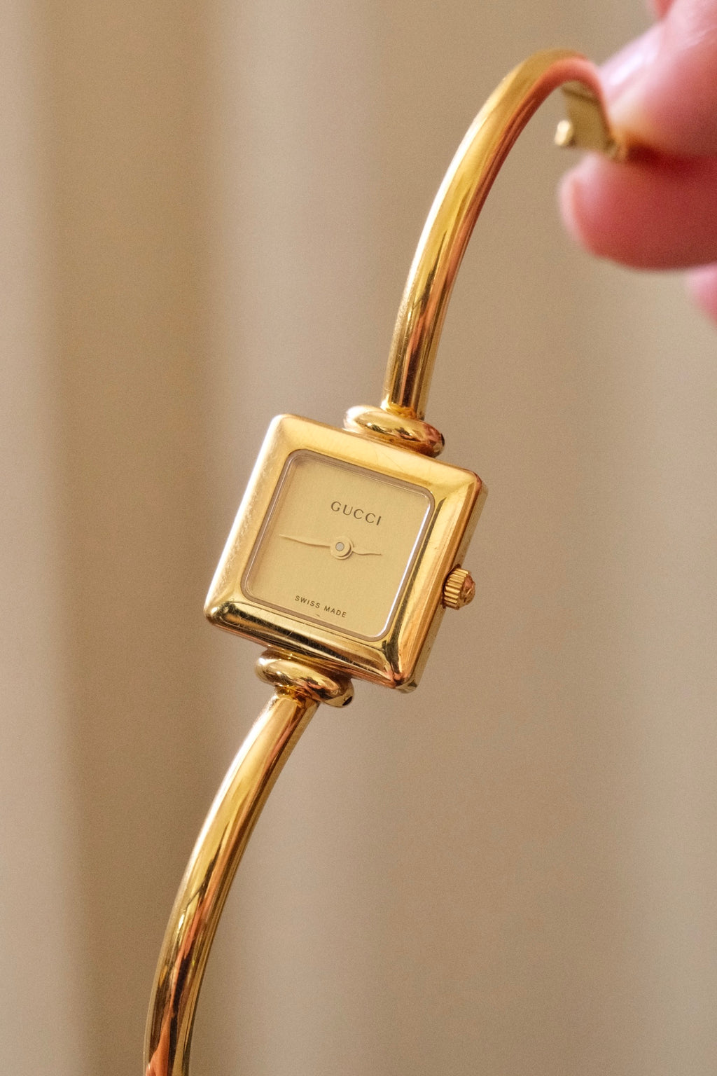 Rare Vintage Ladies 1900L Gold Bangle Gucci Watch In Box