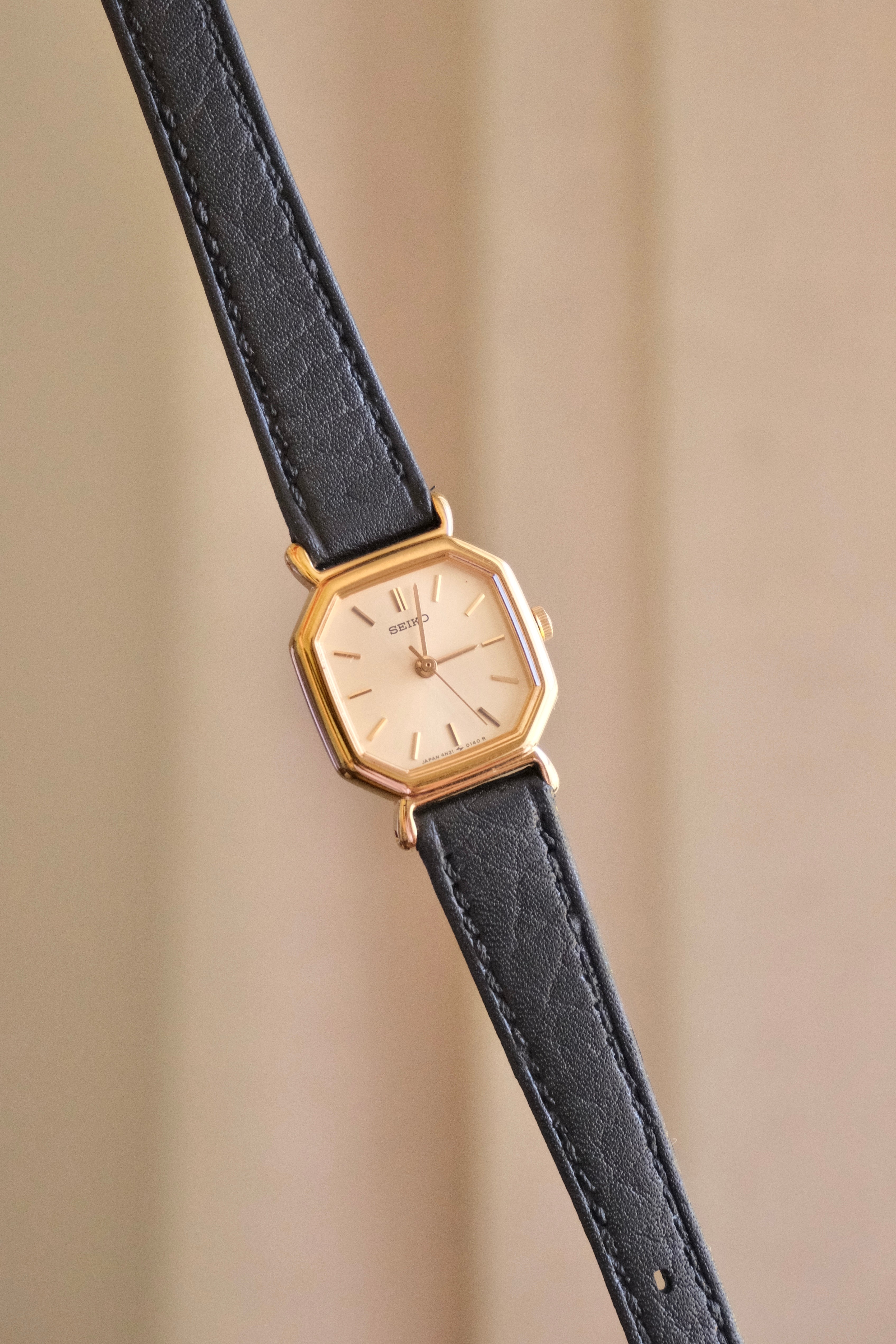 1990s Seiko Ladies Gold  Quartz Watch Black Leather Strap Watch Working