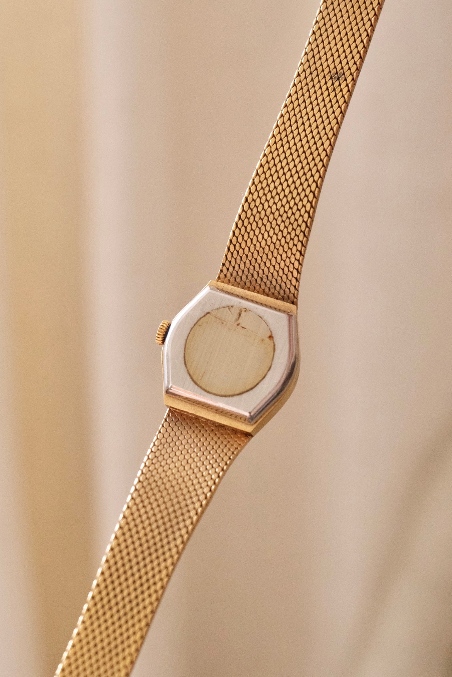 1970s Vintage Tissot Stylist Ladies Gold Manual Wind Mechanical Watch - Minimalist Oval Swiss Timepiece
