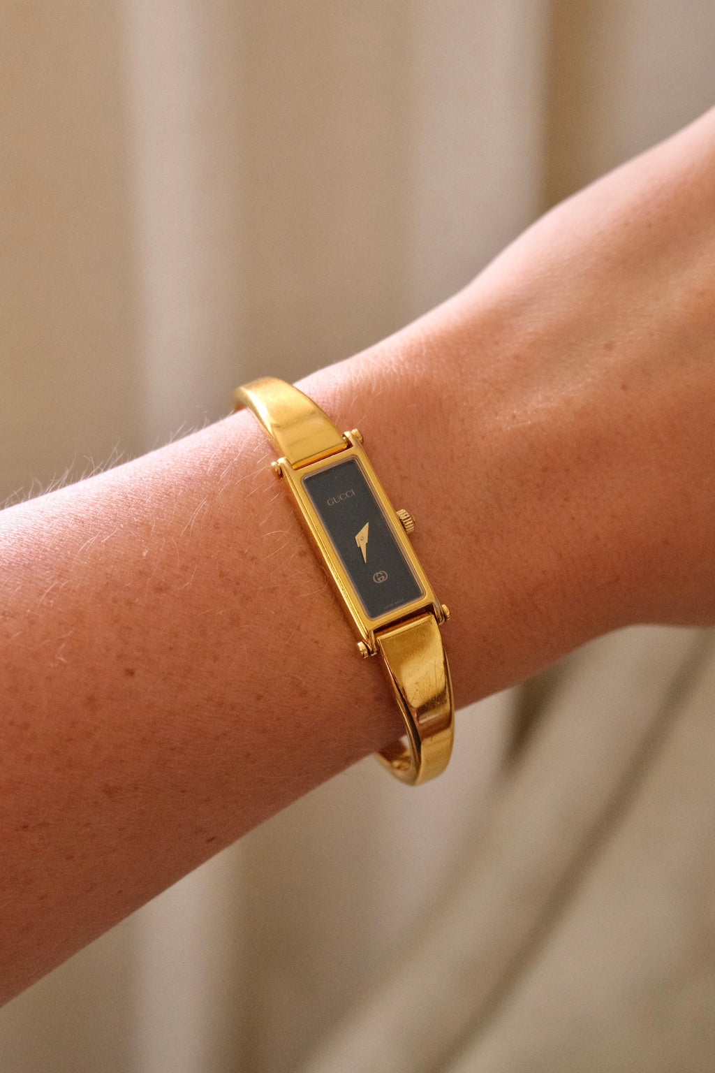 Vintage Ladies 1500L Gold Horsebit Gucci Watch