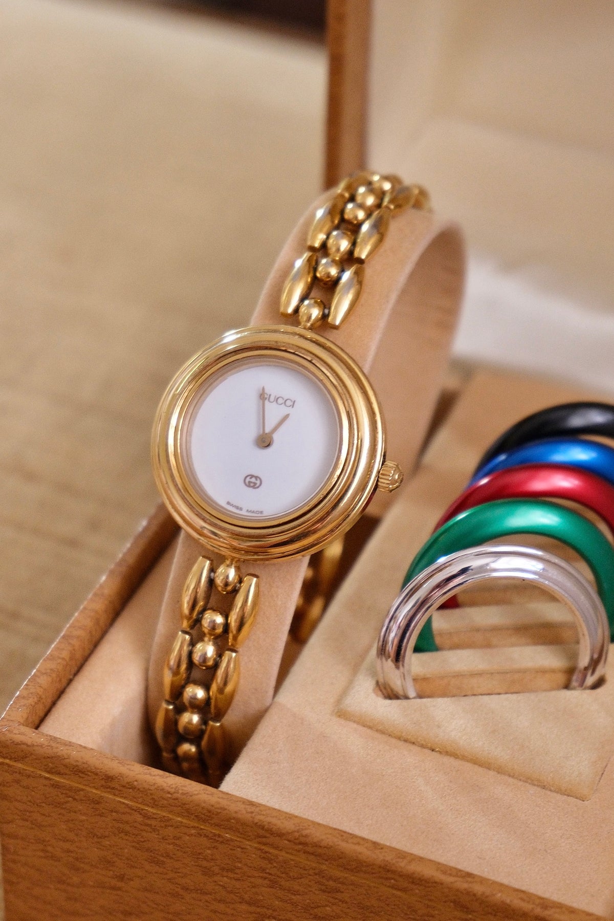 Rare Vintage Ladies Gold Plated 11/12 Gucci Watch 6 Bezels in Box