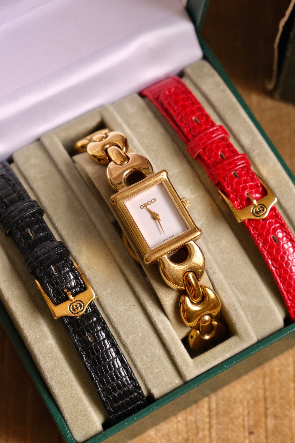 RARE FULL SET Vintage 1995 Gucci 1800L Watch Gold Plated Horsebit Bracelet Leather Straps, Quartz