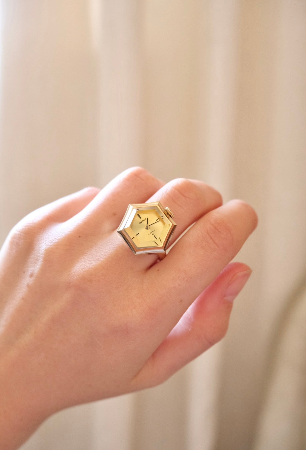 Rare 1970s Vintage Seiko Gold Mechanical Ring Watch Adjustbale Size Geometric Design