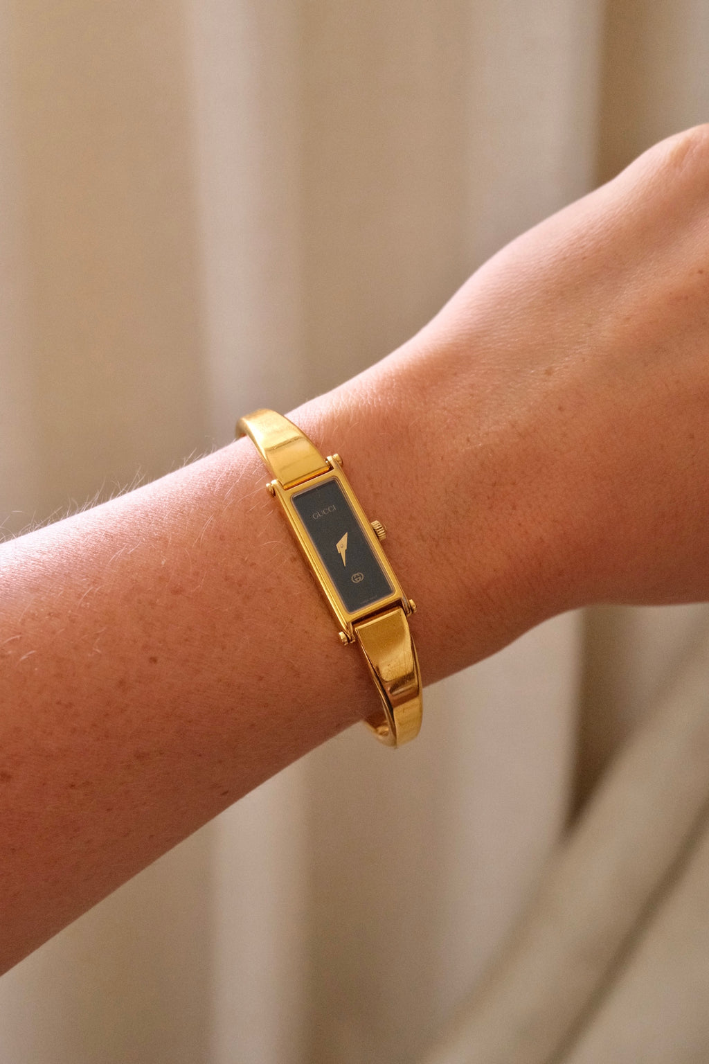 Vintage Ladies 1500L Gold Horsebit Gucci Watch