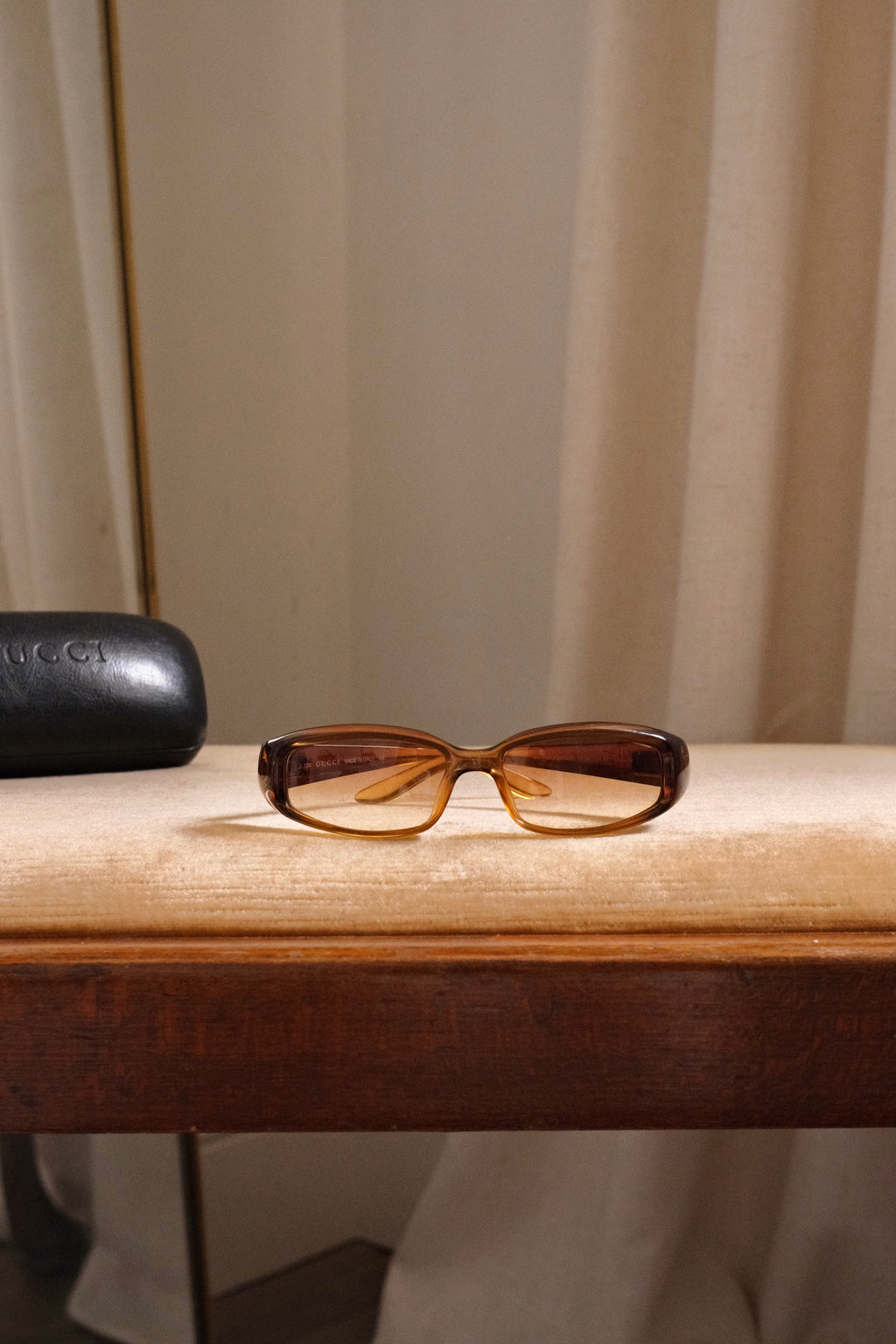 Vintage Gucci Ladies Tortoise Shell Gradient Lens Eyewear Sunglasses with Case