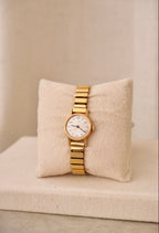 Vintage Timex Mechanical Ladies Gold Watch on a Stretch Watch Band Working