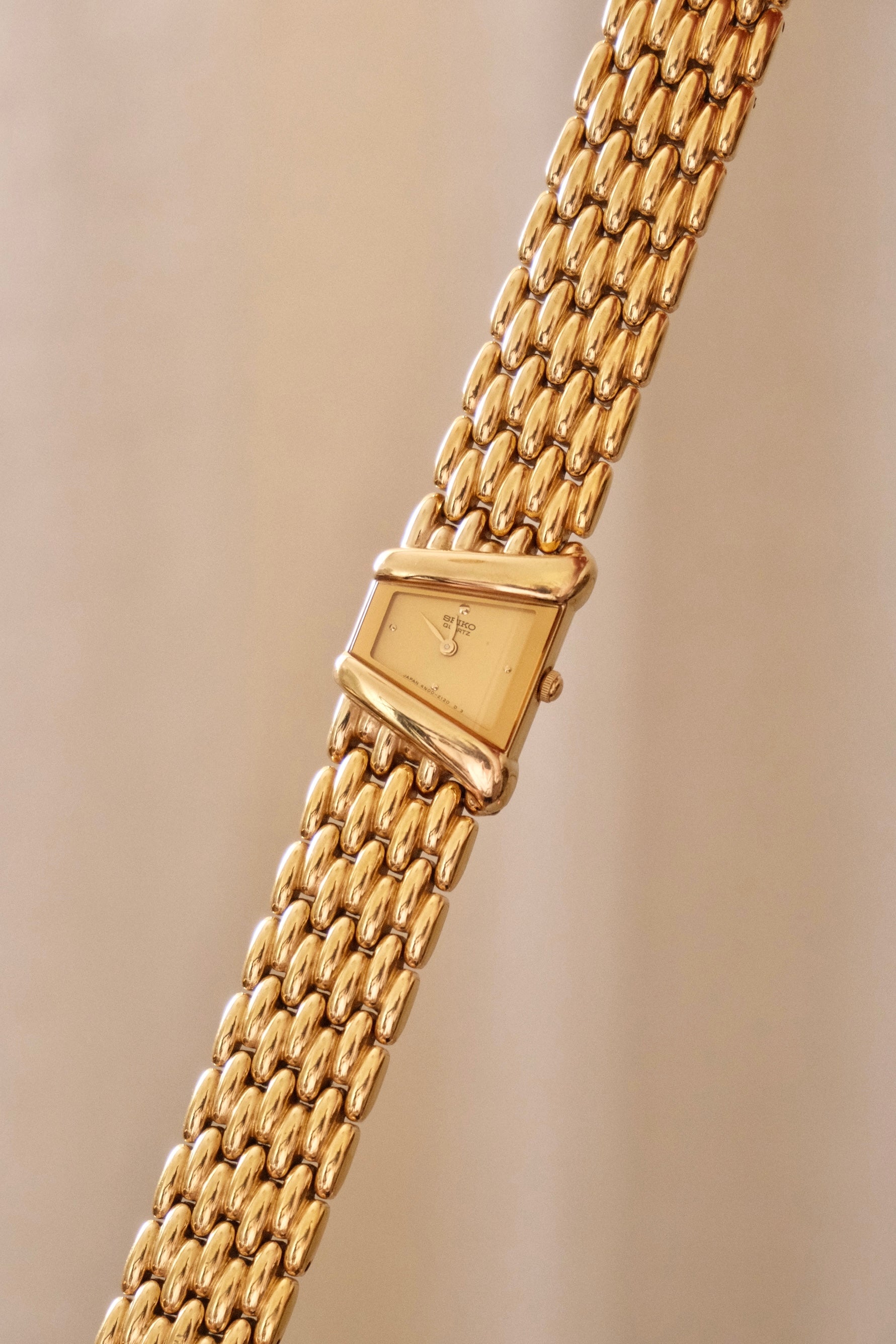 Rare Vintage Ladies Seiko Rivoli Asymmetrical Gold Plated Quartz Watch Working