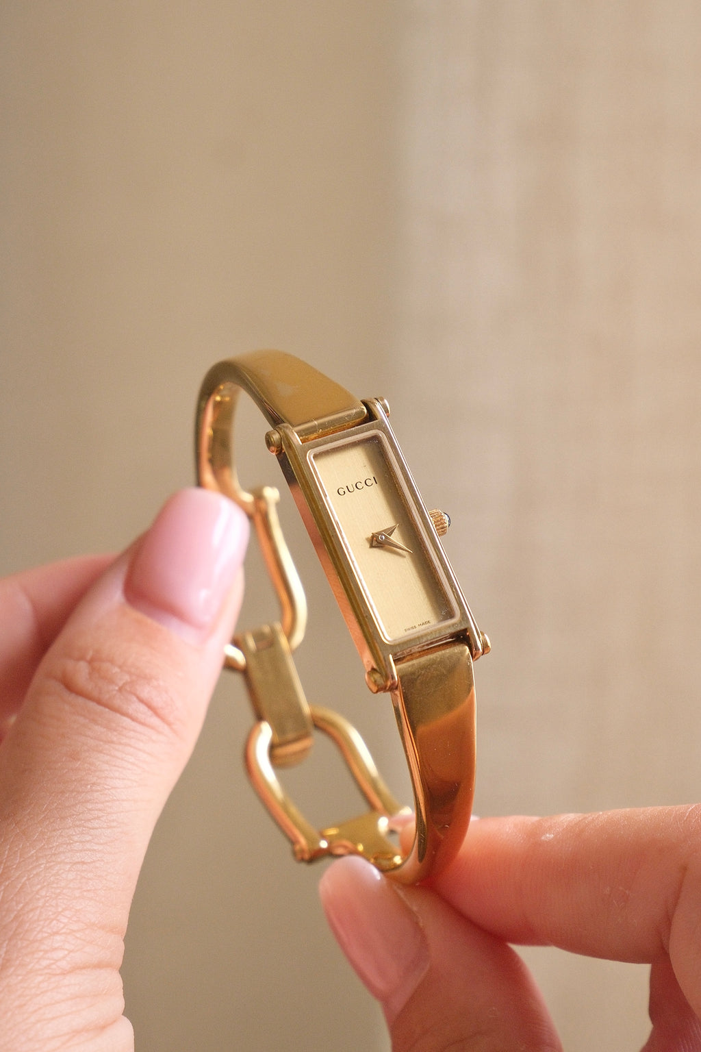 Vintage 90s Ladies Gold Champagne Dial 1500L Horsebit Gucci Watch Working
