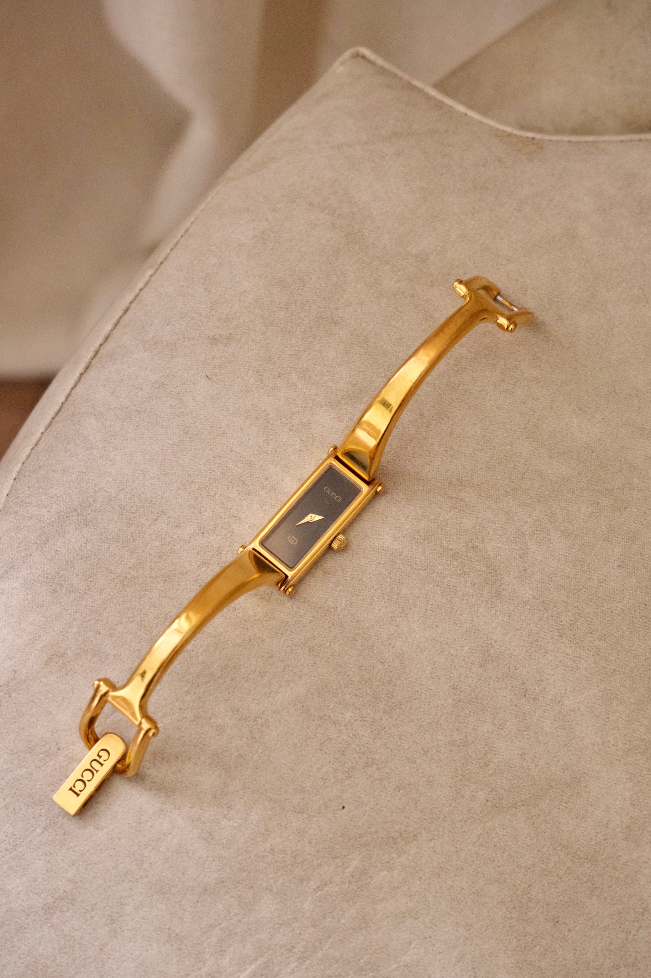 Vintage Ladies 1500L Gold Horsebit Gucci Watch