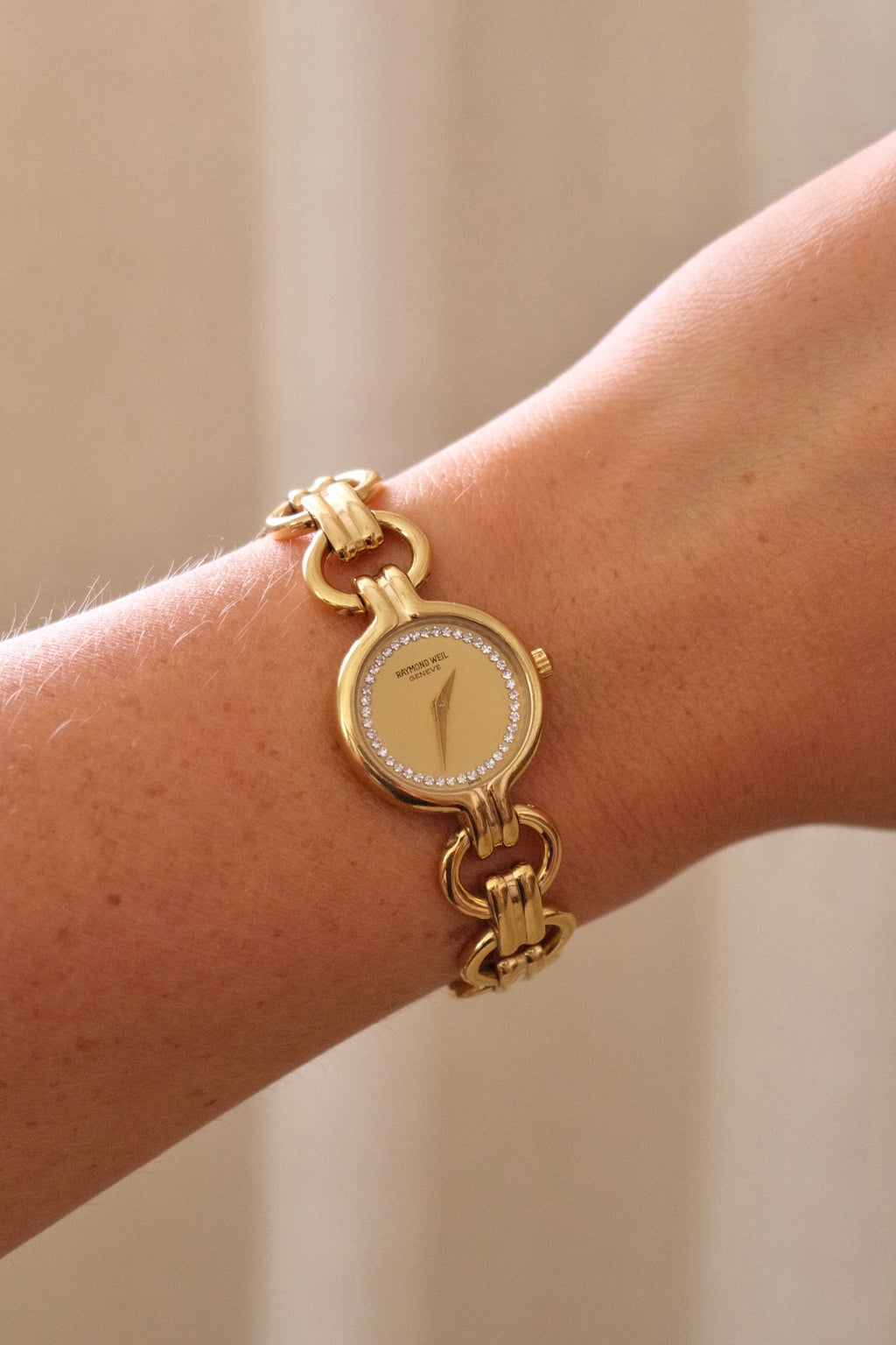 1990s Vintage Ladies 18k Gold Plated Raymond Weil Crystal Accent Dial Watch Working