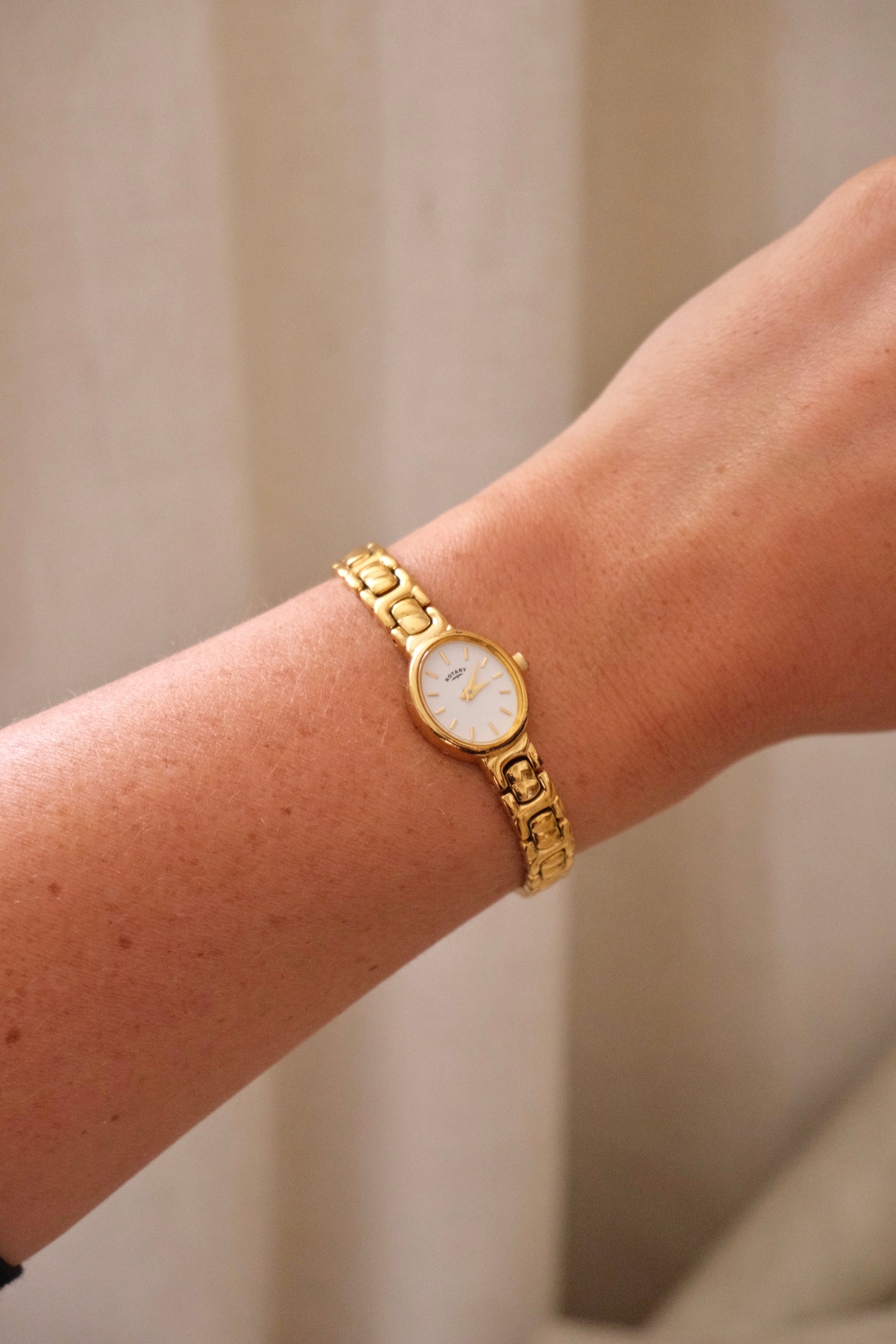 Vintage Ladies 1990s Gold Rotary Watch – Quartz Movement – Working & Keeping Time