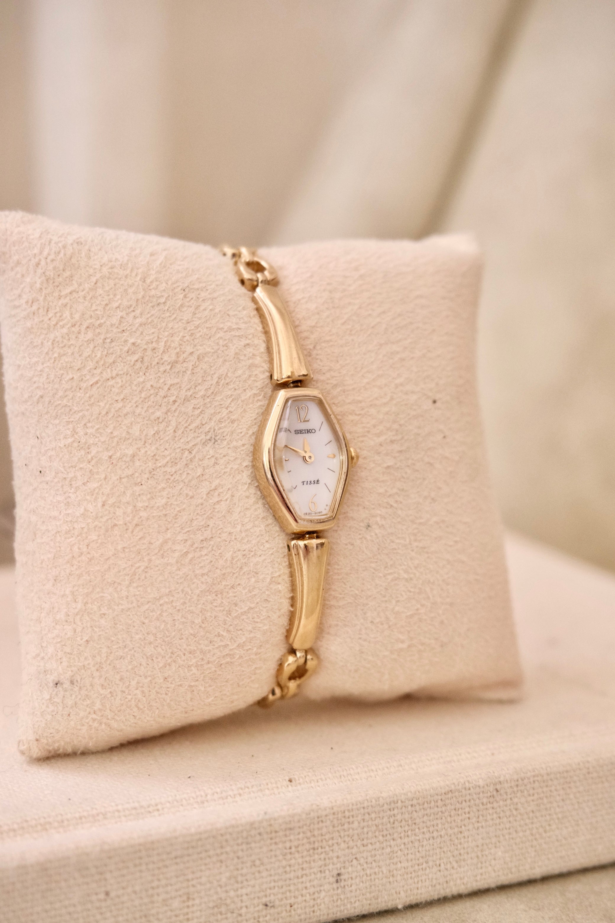 Rare Vintage 1990s Seiko Tisse Petite Gold Ladies Watch Working