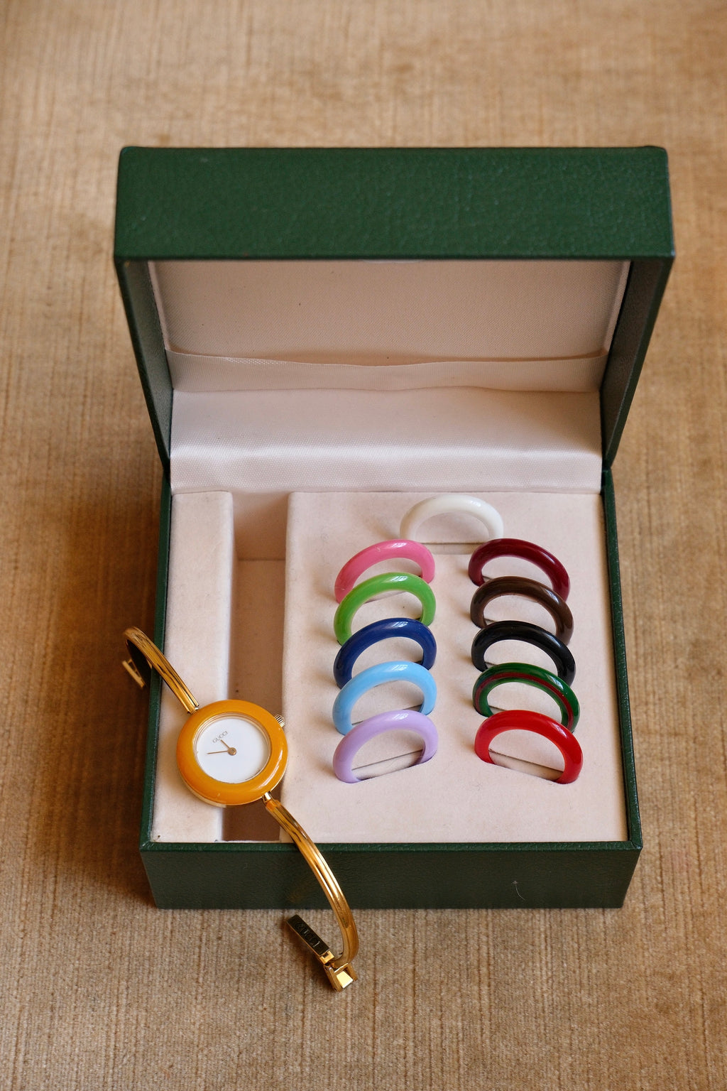 Rare Vintage Gucci 11/12.2 Gold Plated Interchangeable Bezel Bangle Watch in Box