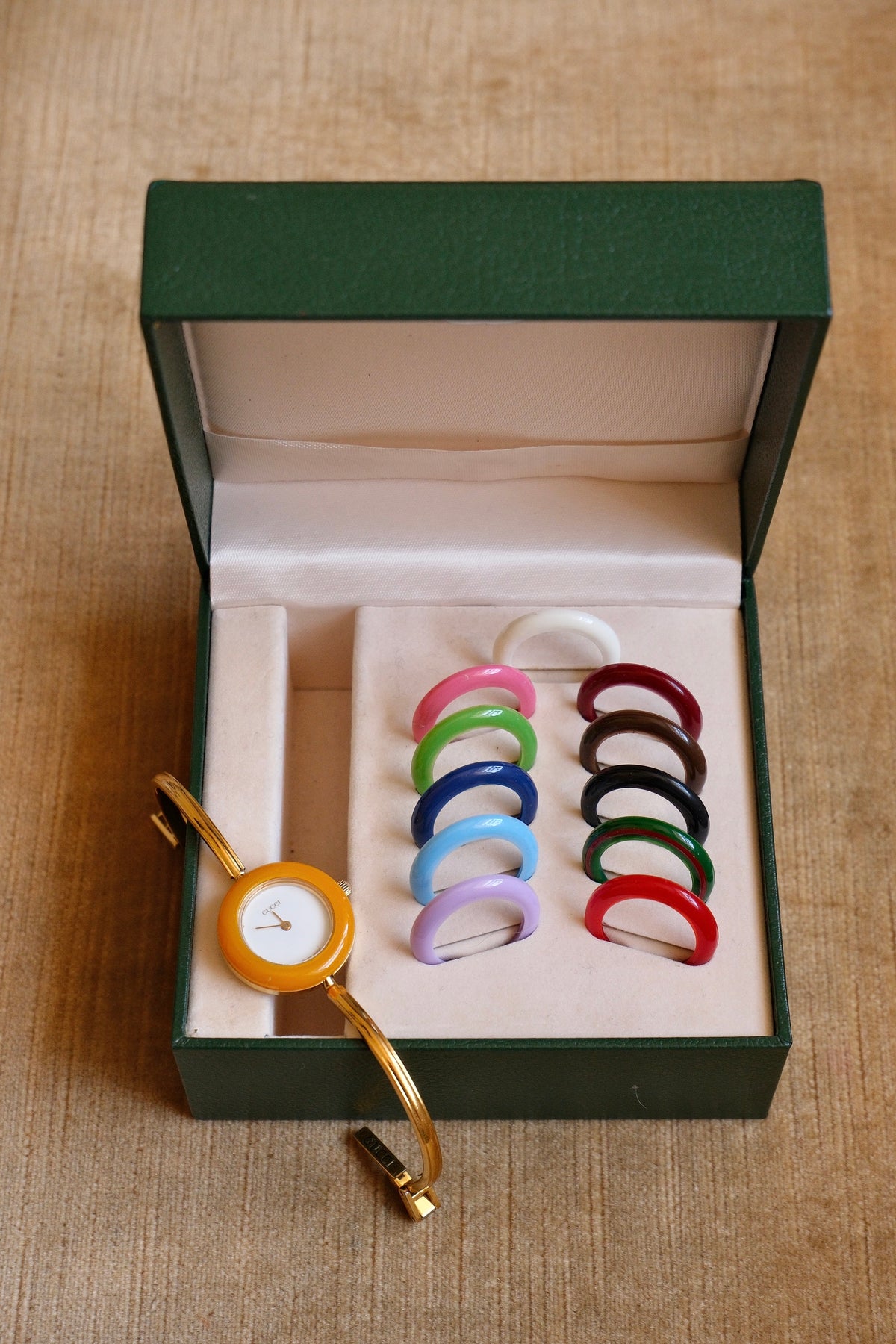Rare Vintage Gucci 11/12.2 Gold Plated Interchangeable Bezel Bangle Watch in Box