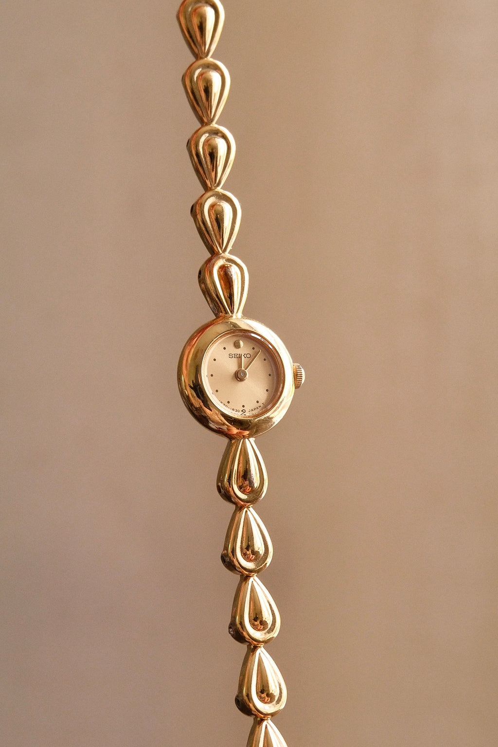 Rare Vintage Petite Tiny Gold Tear Drop Bracelet Seiko Watch