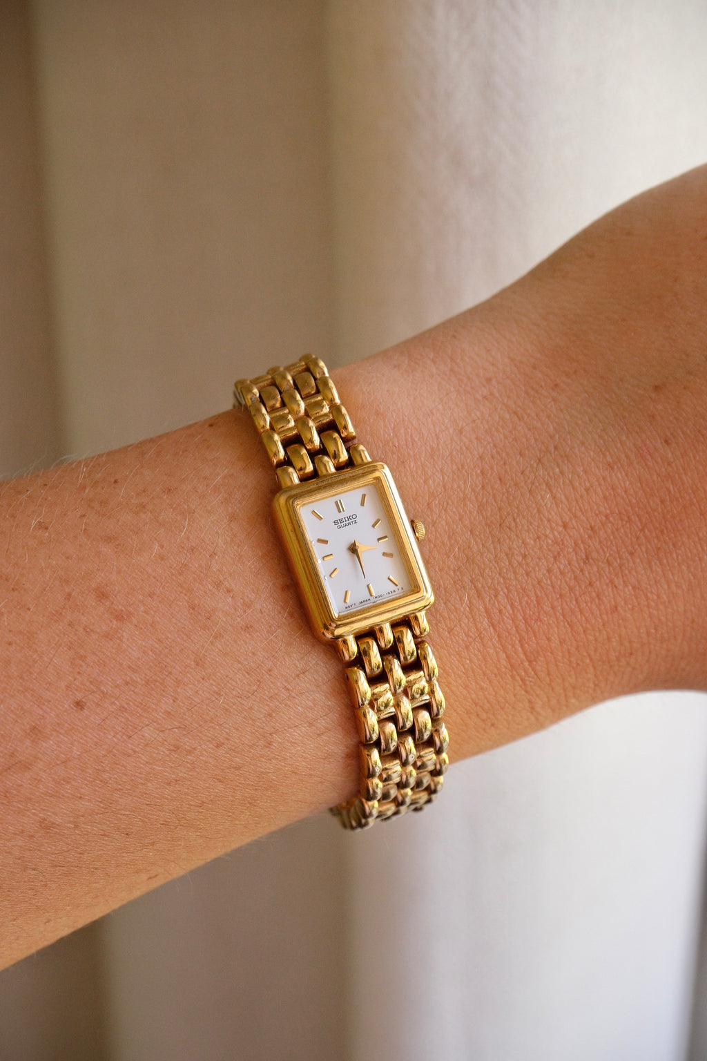 Vintage 90s Ladies Gold Sqaure Face Tank Seiko Watch Working