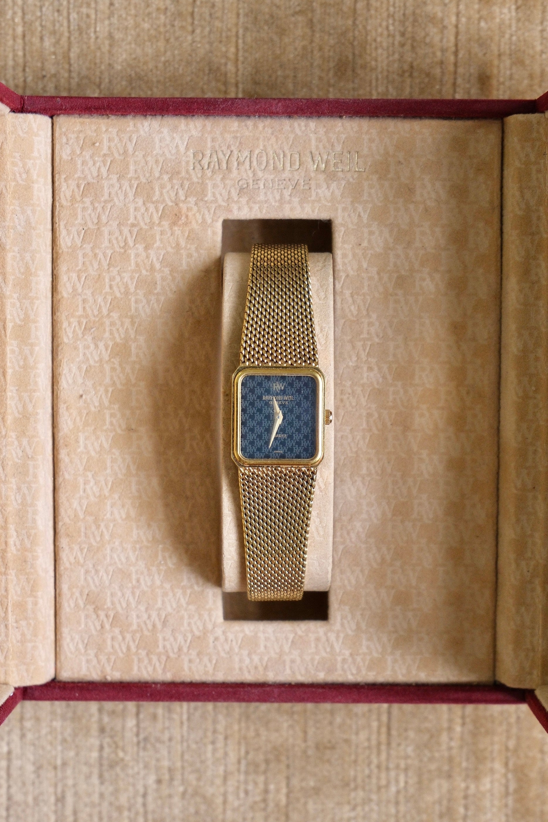 Vintage Raymond Weil Genève 5702 Ladies Watch 18K Gold Plated Quartz 1980s Swiss