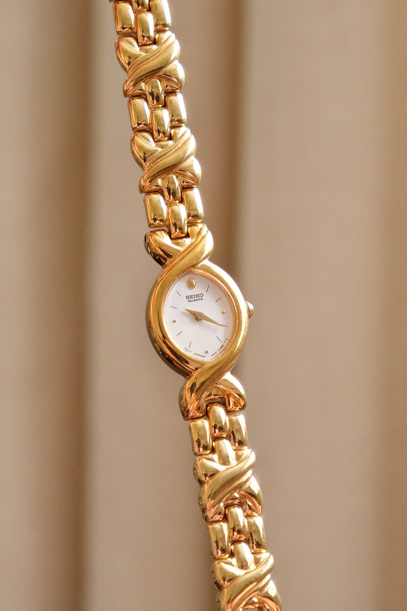 90s Vintage Ladies Gold Unique Seiko Quartz Watch Working