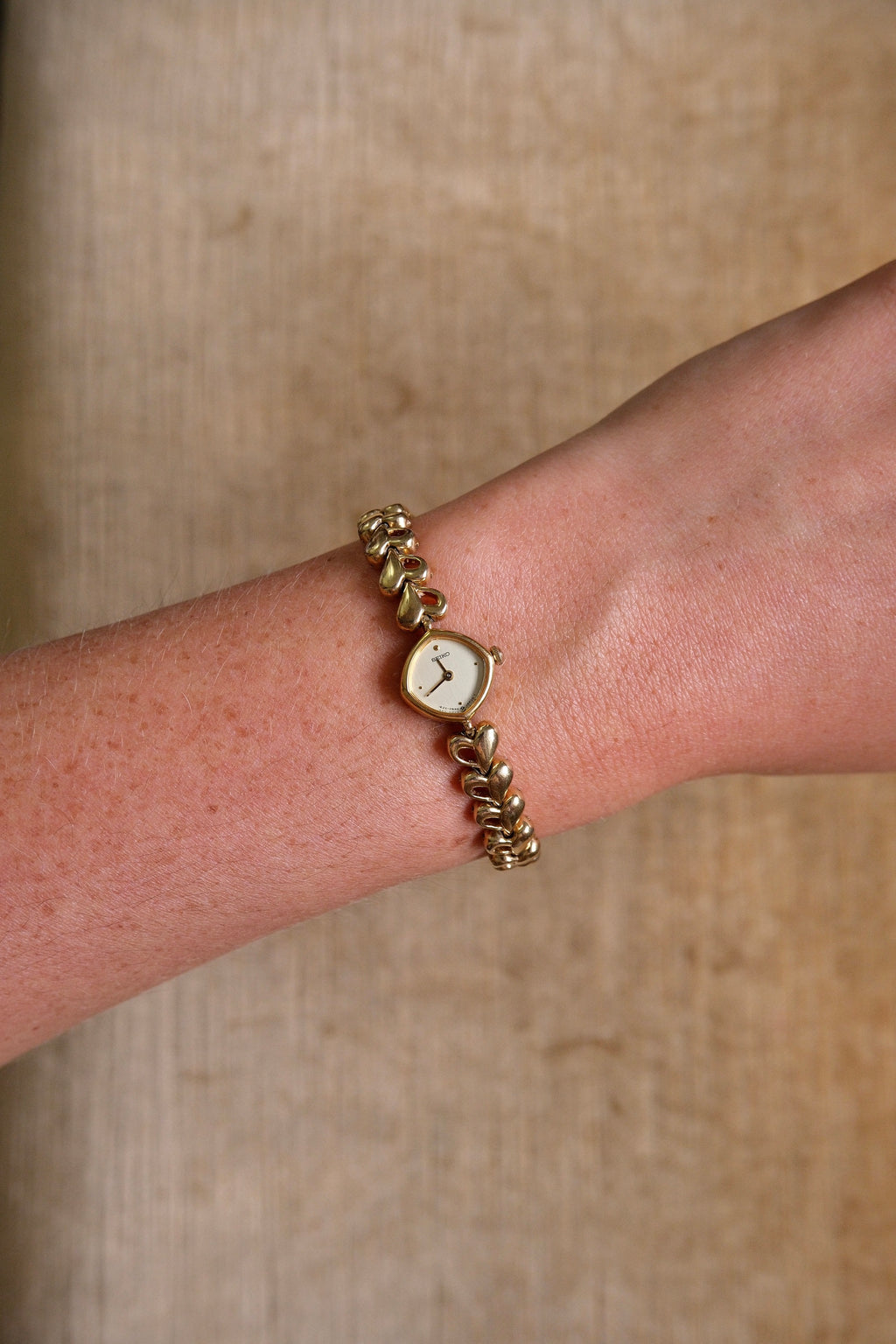 Vintage Rare Petite & Tiny 90s Gold Ladies Seiko Quartz Watch, Heart Pattern Bracelet