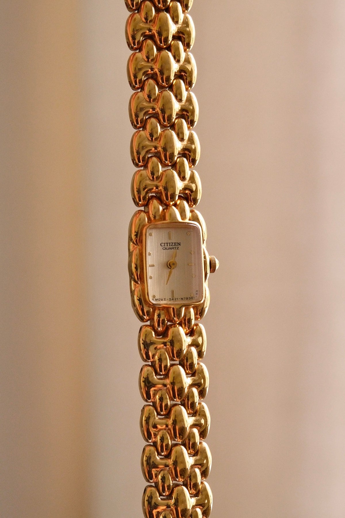 Rare Vintage Ladies Petite Citizen Tank Style Gold Watch