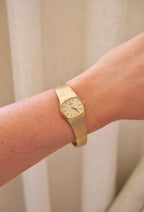 Vintage 90s Gold Ladies Seiko Watch with Textured Bracelet Strap Working