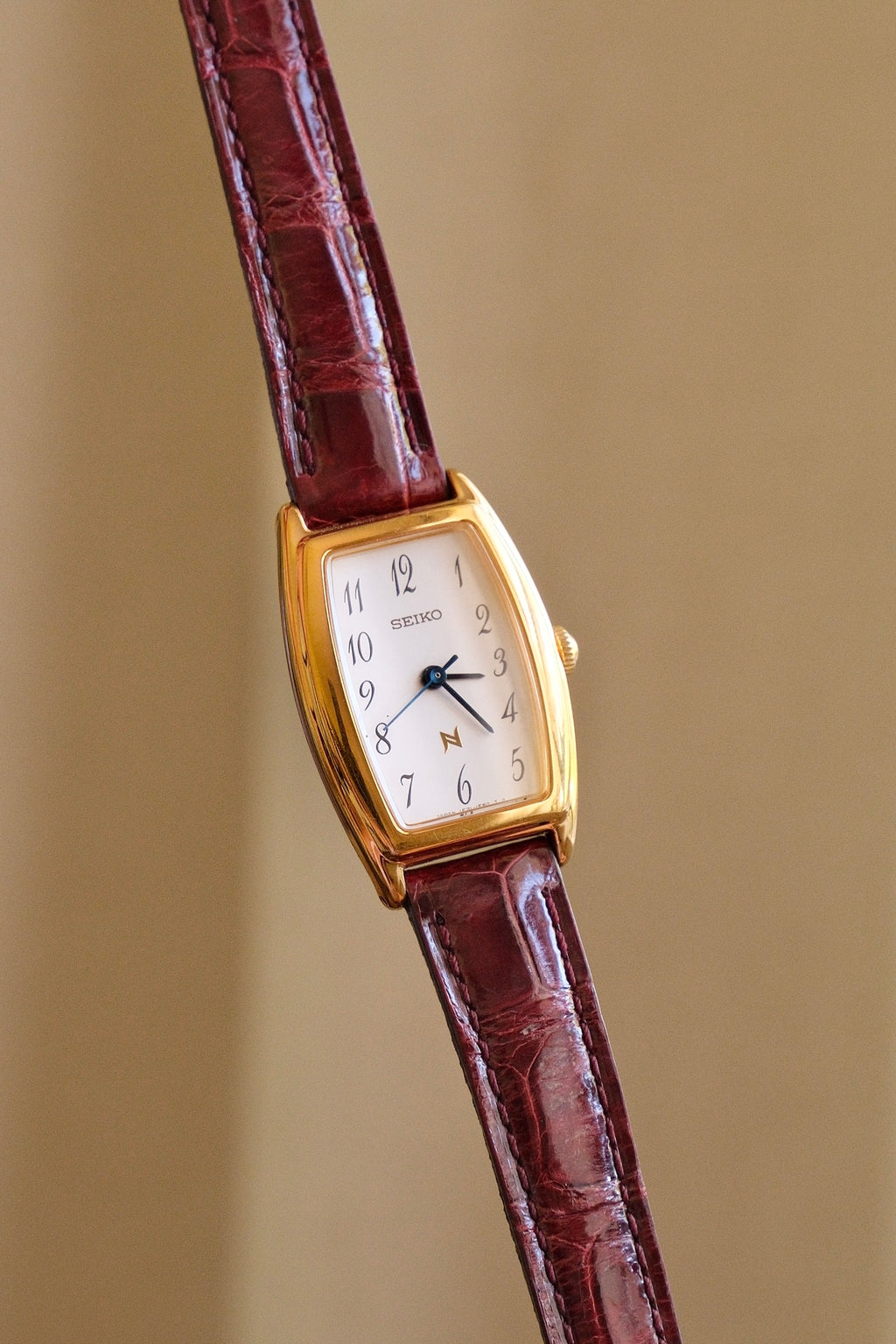 Near Mint Vintage 90s Seiko Noie Baignoire Style Burgendy Leather Strap Watch Working