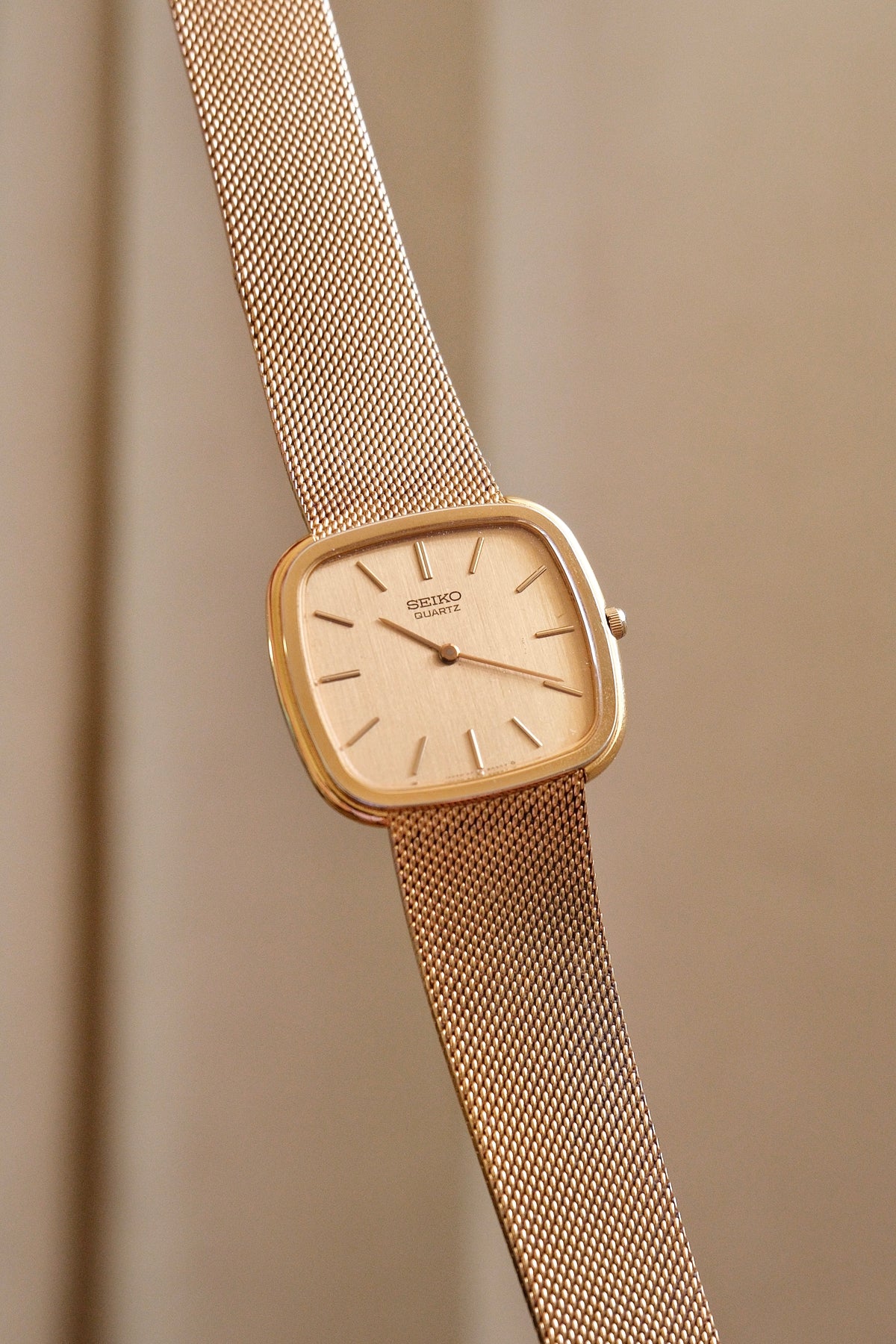 Rare Unisex Vintage 80s Gold Plated Seiko Watch in Original Box Working