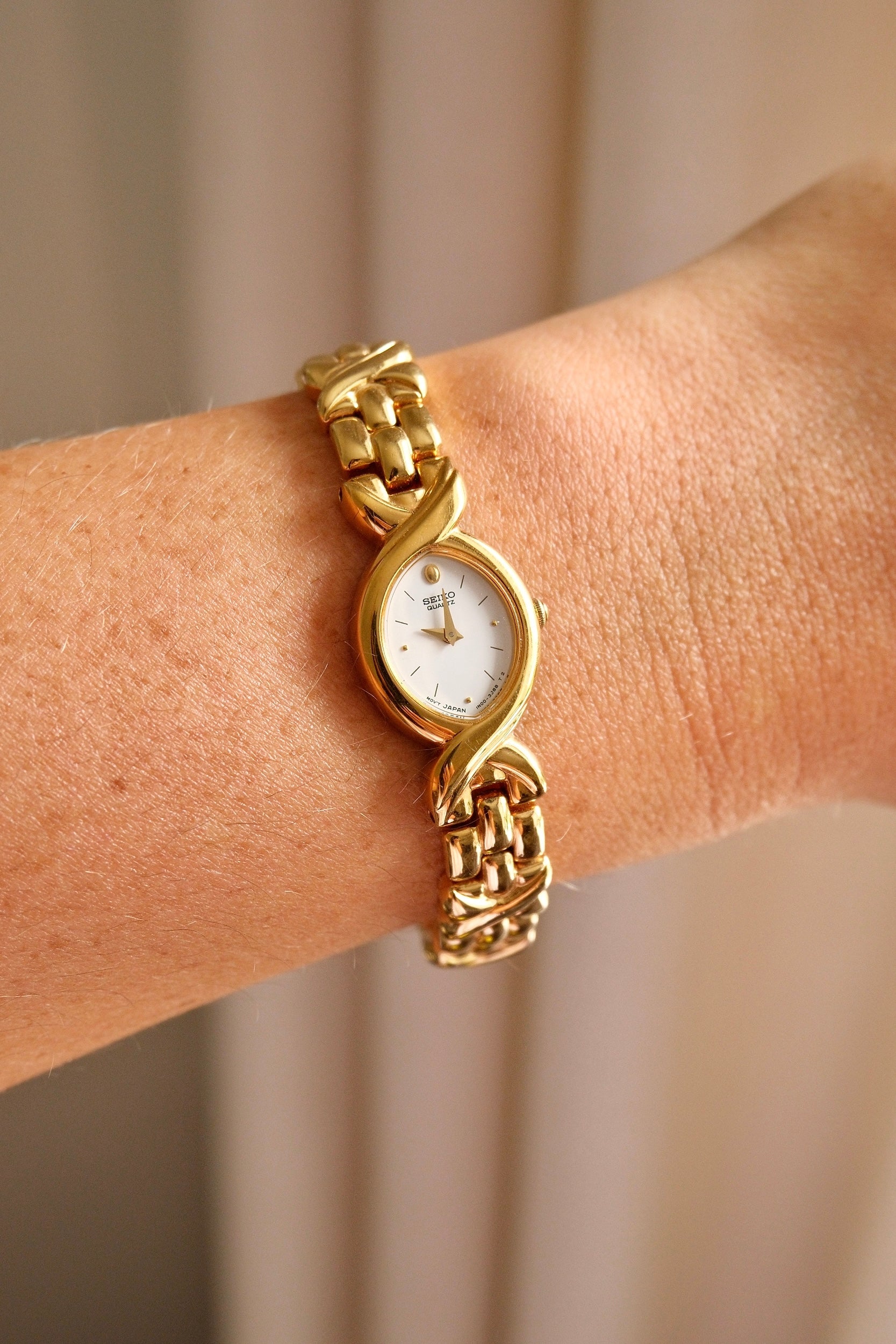 90s Vintage Ladies Gold Unique Seiko Quartz Watch Working