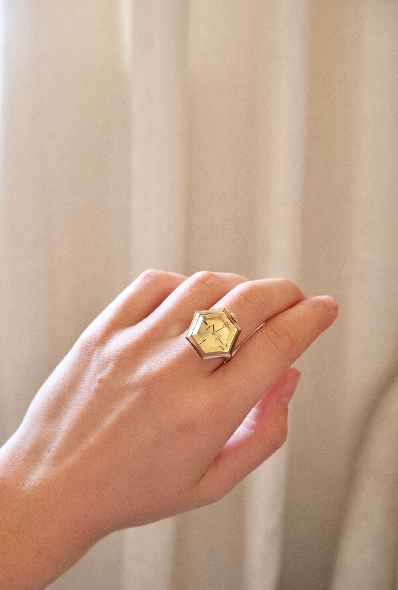 Rare 1970s Vintage Seiko Gold Mechanical Ring Watch Adjustbale Size Geometric Design