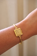 Rare Vintage Ladies 1900L Gold Bangle Gucci Watch In Box
