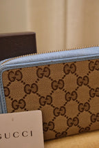 Gucci GG Supreme Zip Around Wallet, Blue Lining Classic Monogram Design in Box
