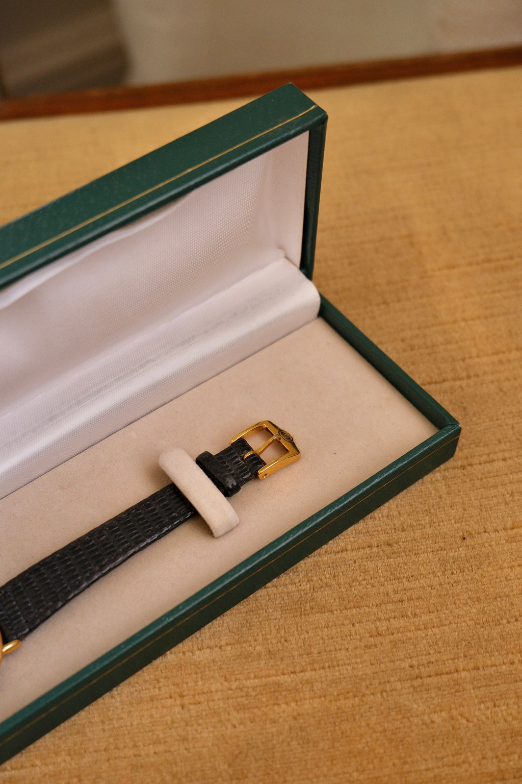 90s Ladies Gold-Plated Gucci 3000L Quartz Watch with Black Leather Strap in Box