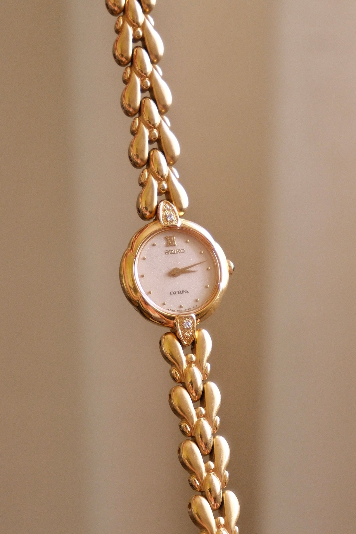 Vintage 90s Ladies Gold Seiko Exceline Watch with Diamond Accents Working