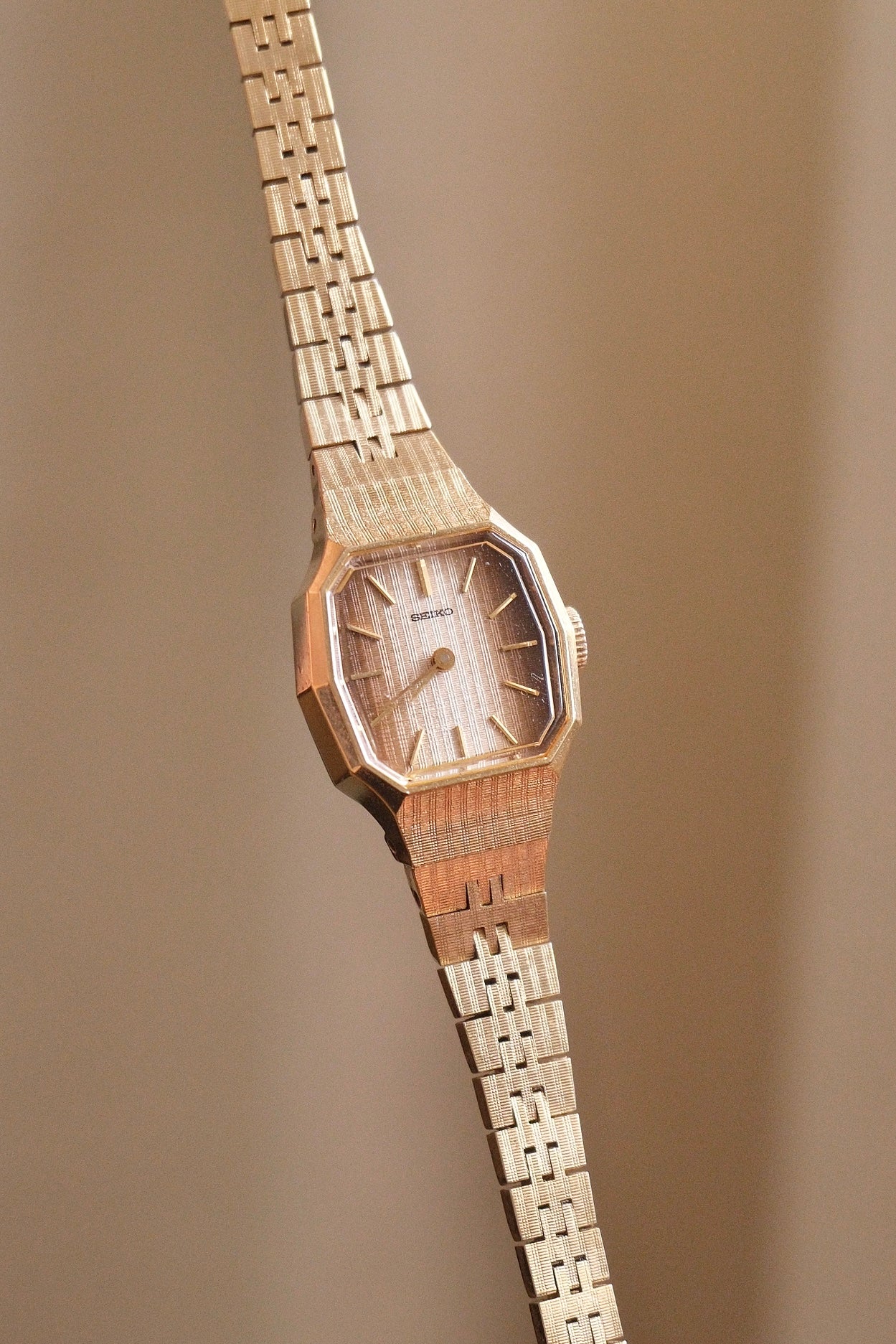 70s Vintage Rare Seiko Mechanical Wind Octagonal Textured Dial Cocktail Watch Working