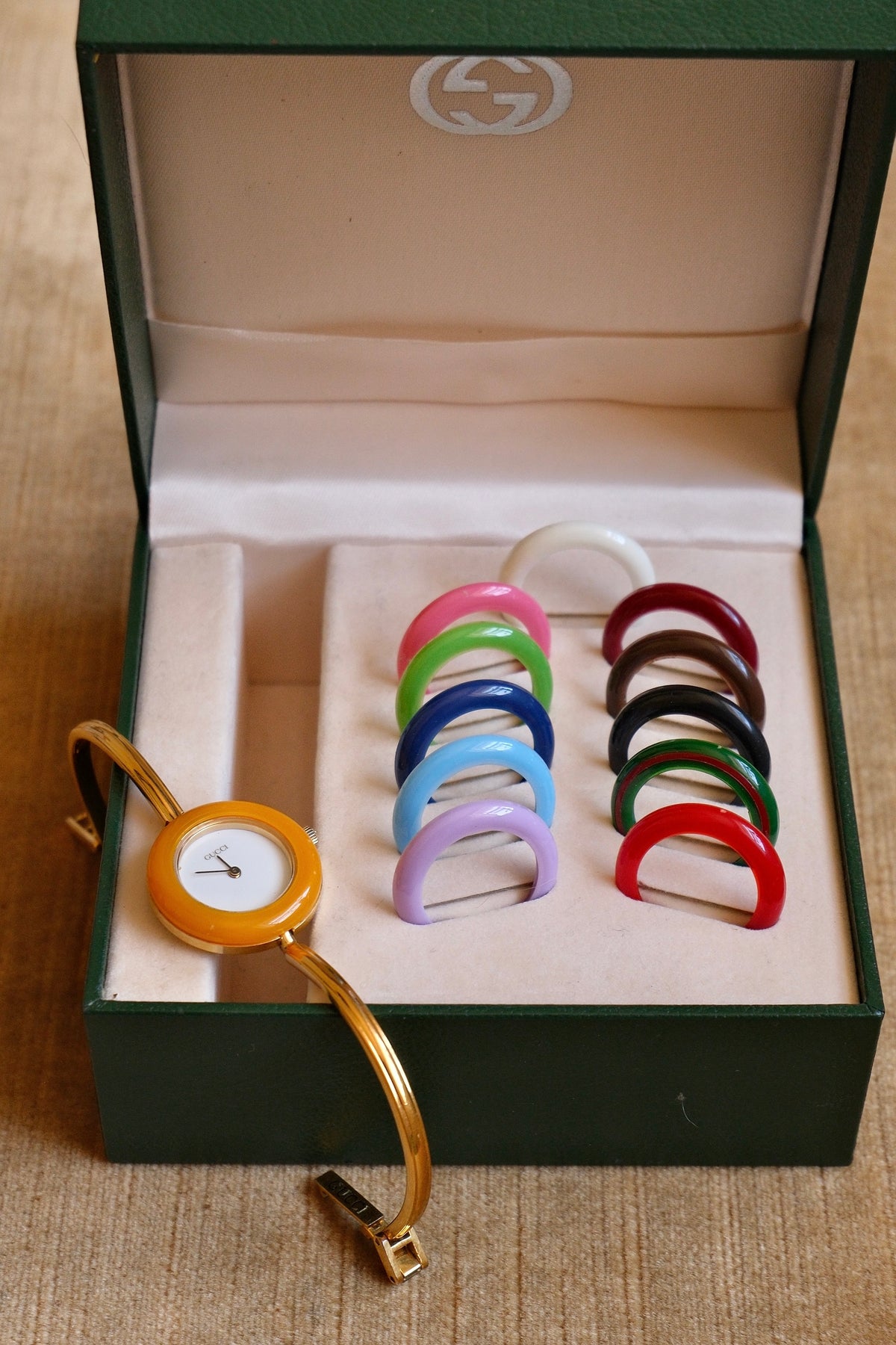 Rare Vintage Gucci 11/12.2 Gold Plated Interchangeable Bezel Bangle Watch in Box