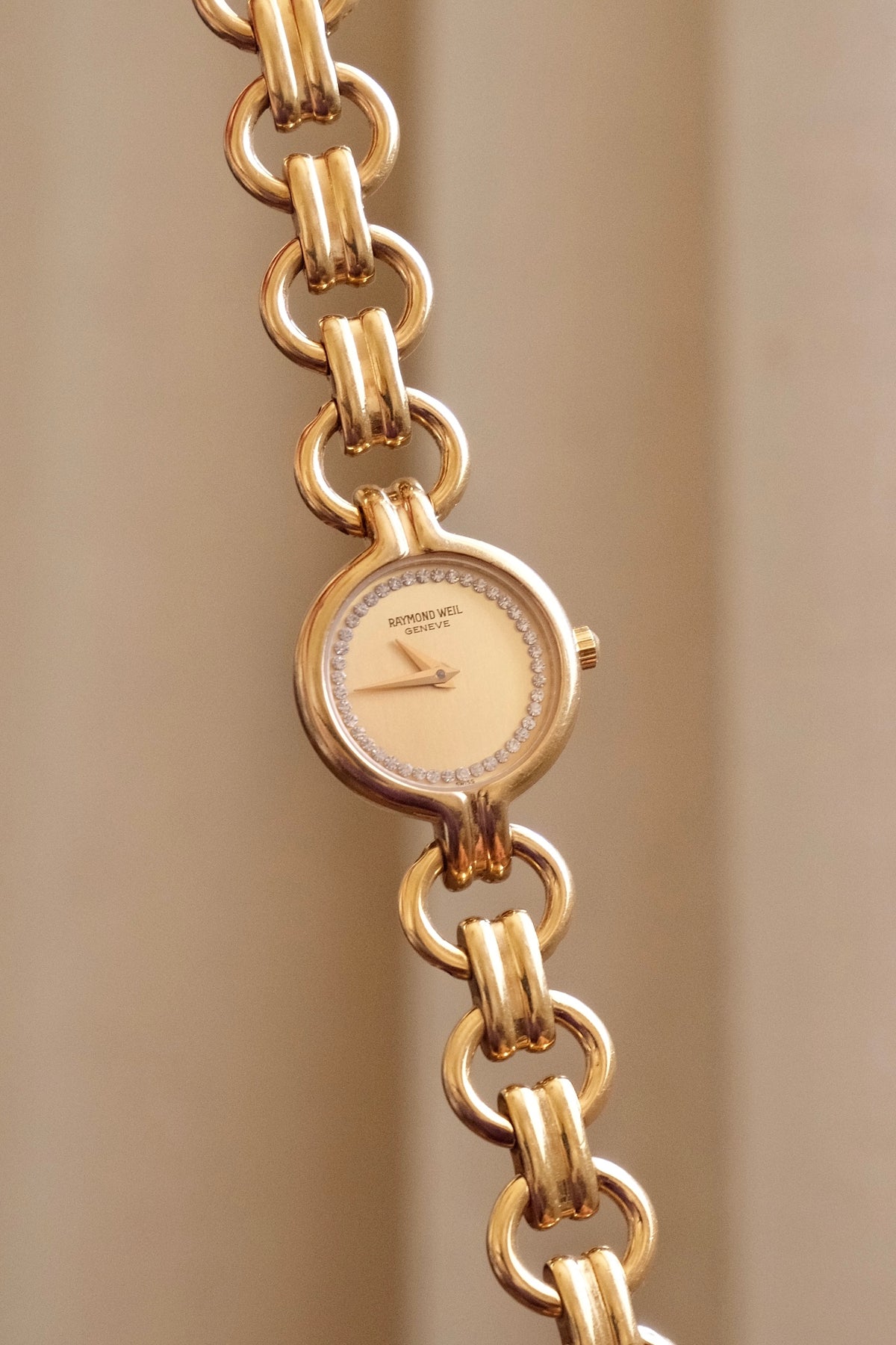 1990s Vintage Ladies 18k Gold Plated Raymond Weil Crystal Accent Dial Watch Working