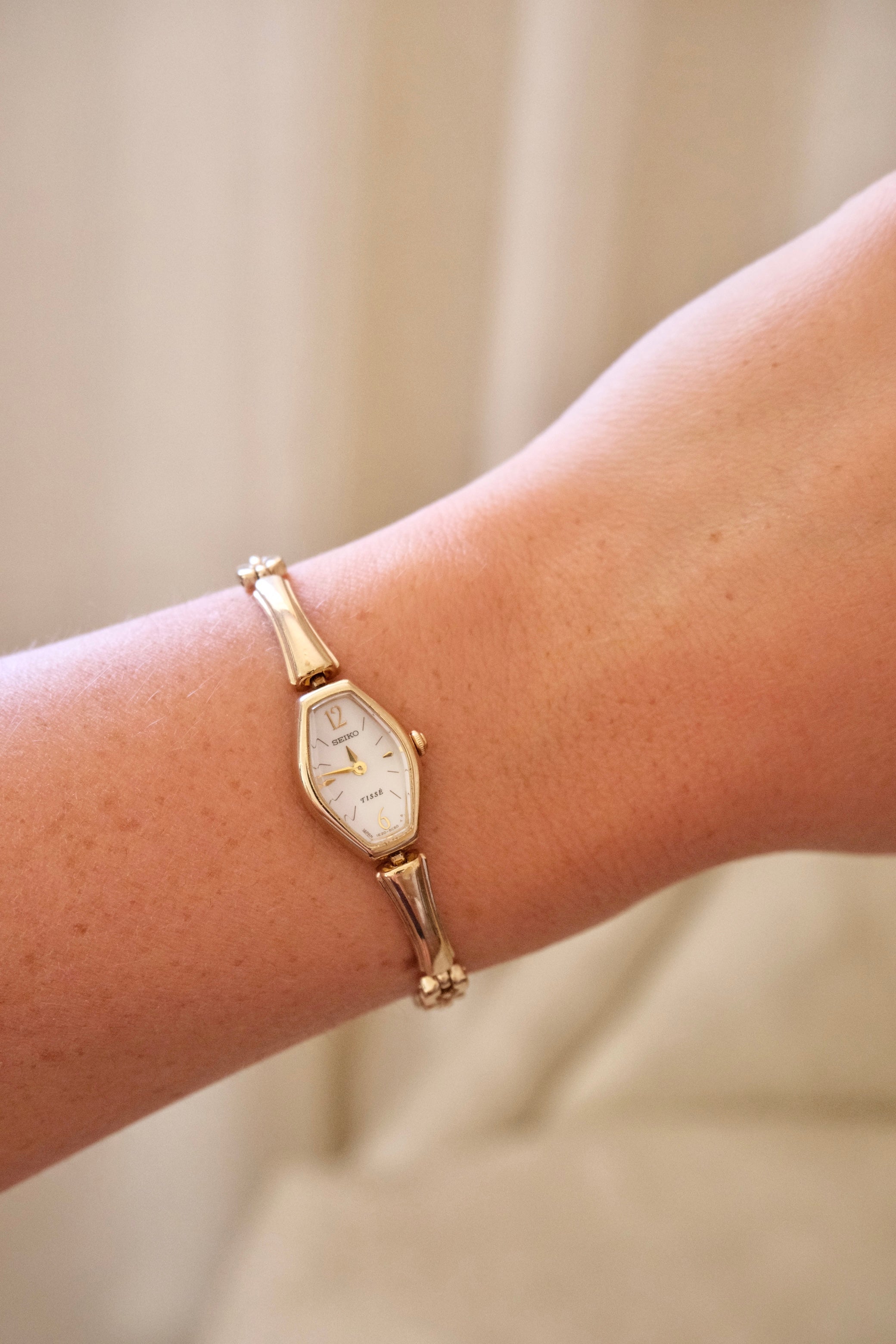 Rare Vintage 1990s Seiko Tisse Petite Gold Ladies Watch Working