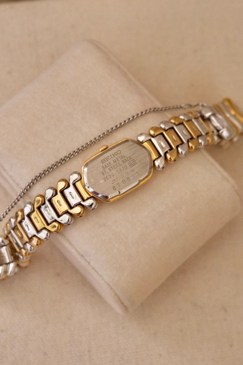 Vintage 1990s Seiko Two Tone Ladies Watch 2E20-562A – Working Quartz Dress Watch