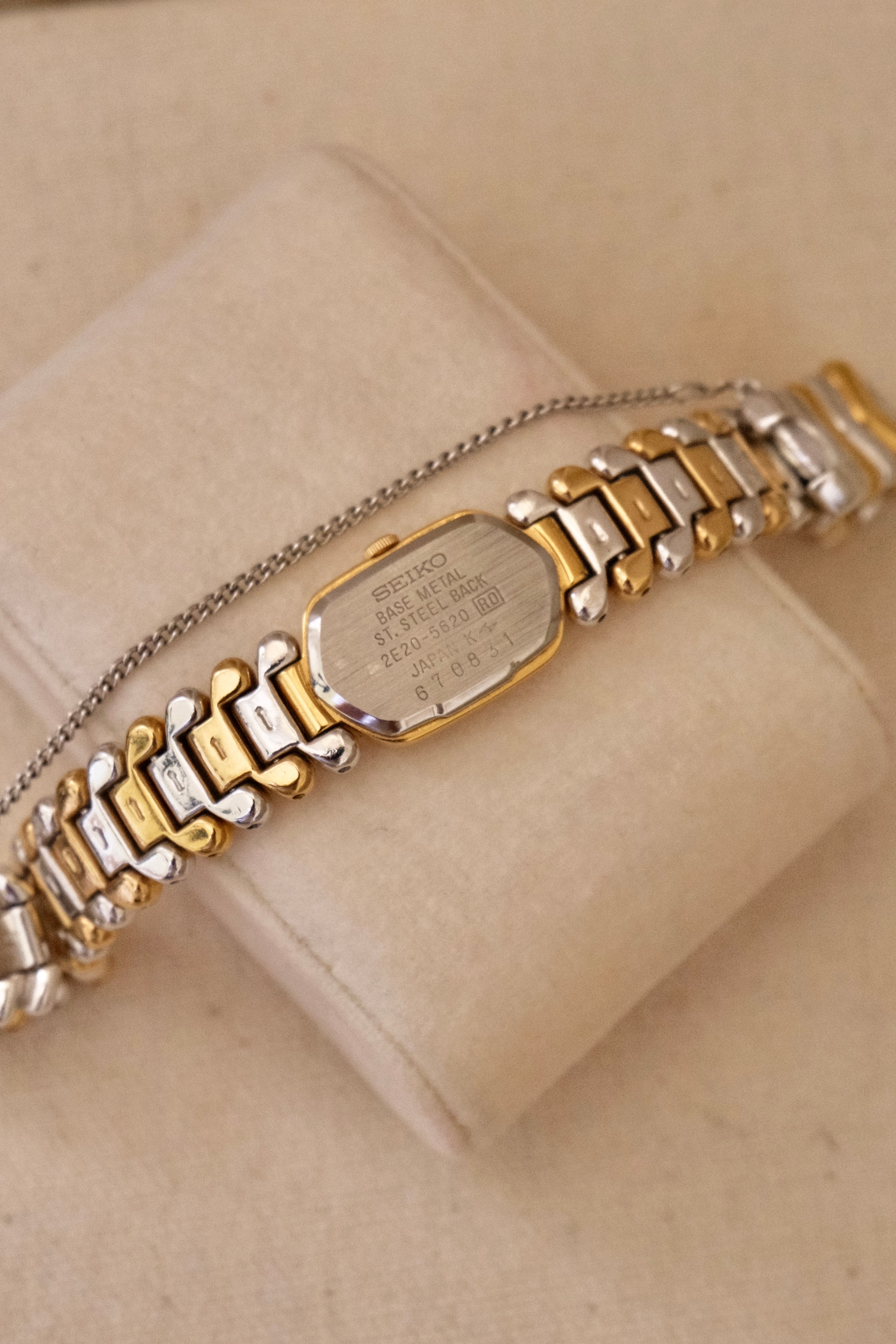 Vintage 1990s Seiko Two Tone Ladies Watch 2E20-562A – Working Quartz Dress Watch
