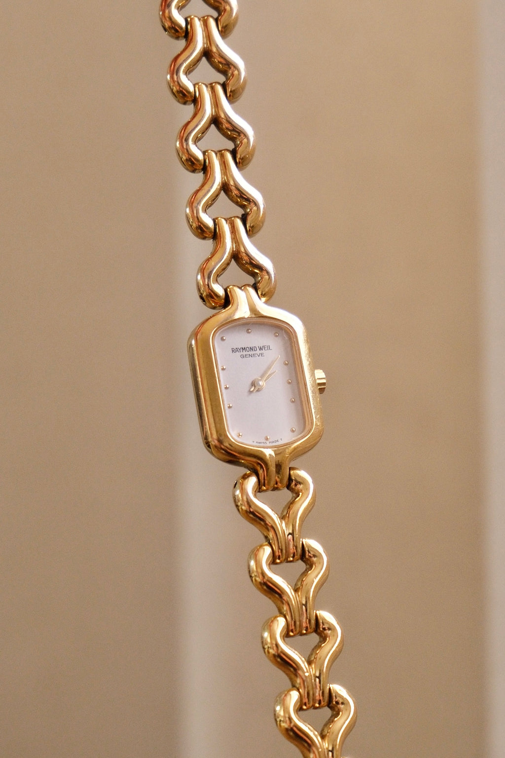 Vintage 90s Ladies Gold-Plated Raymond Weil Quartz Watch Working