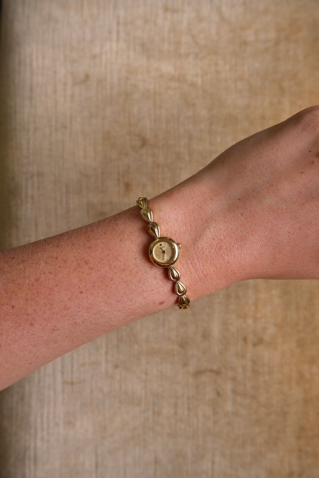 Rare Vintage Petite Tiny Gold Tear Drop Bracelet Seiko Watch