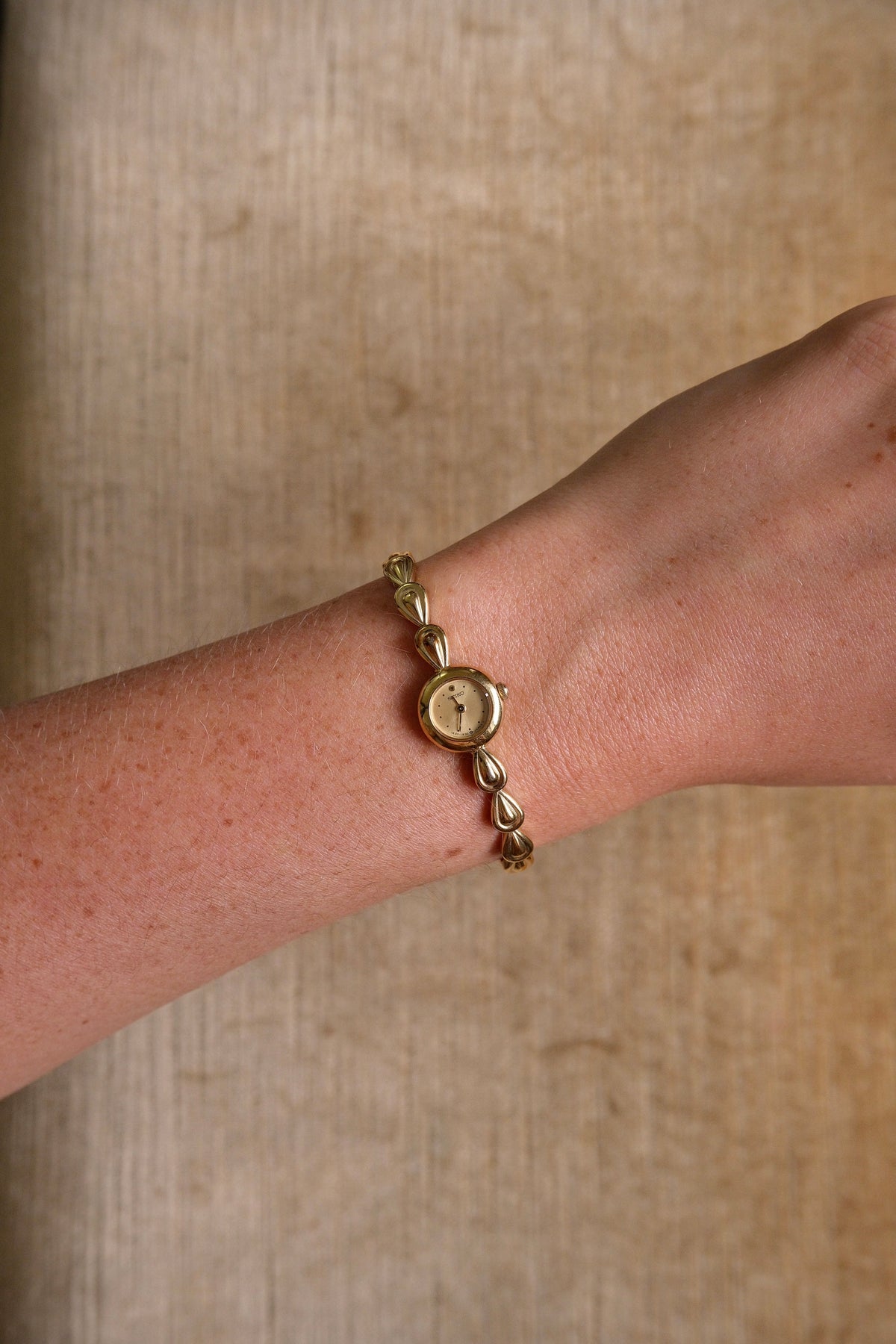 Rare Vintage Petite Tiny Gold Tear Drop Bracelet Seiko Watch
