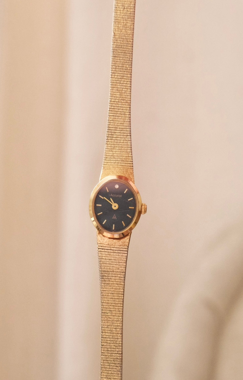 Vintage ladies black dial Accurist gold watch working