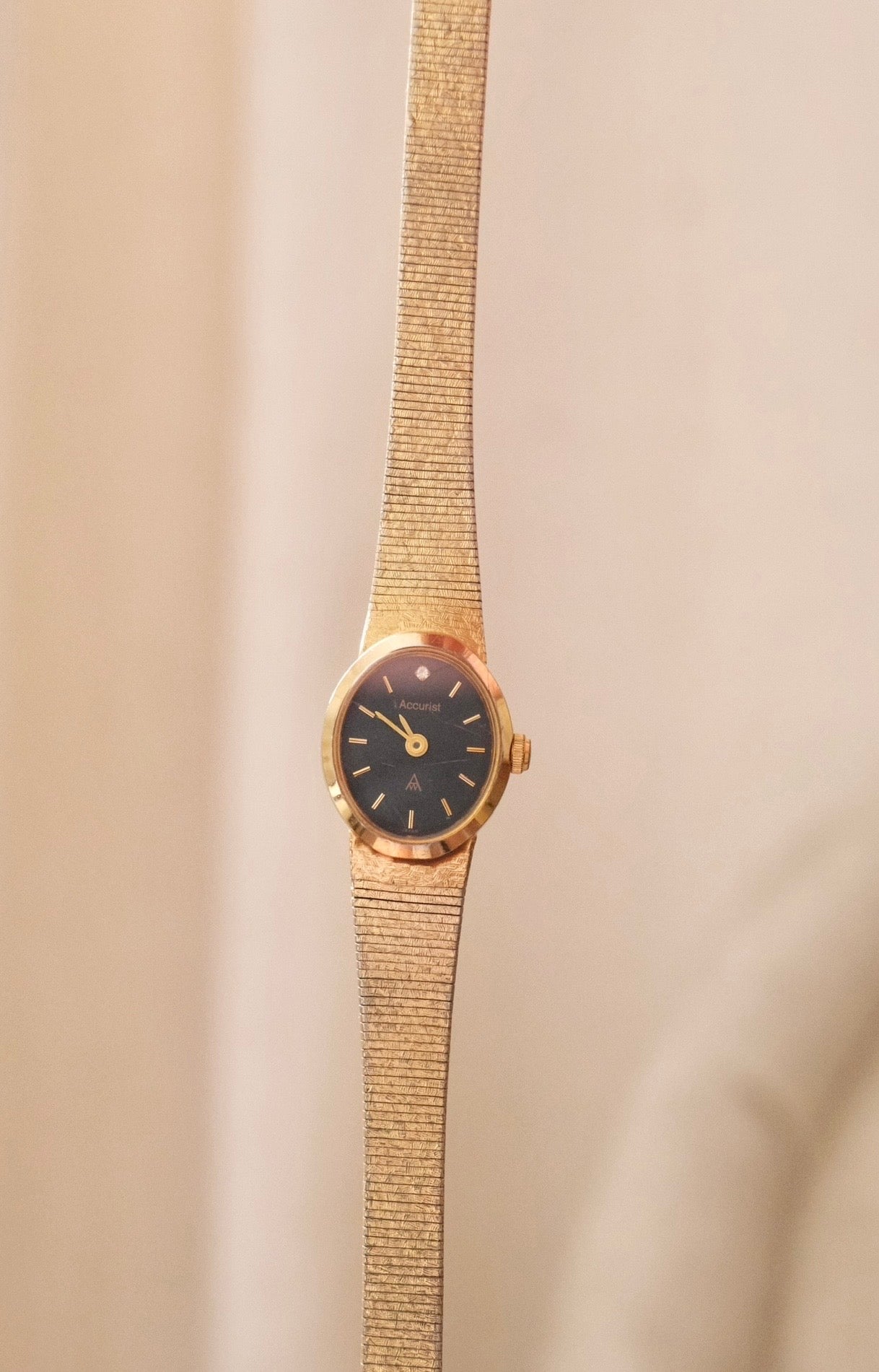 Vintage ladies black dial Accurist gold watch working