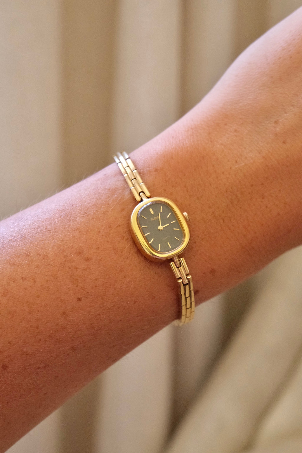 Vintage Ladies Gold Pulsar Watch Black Dial Working