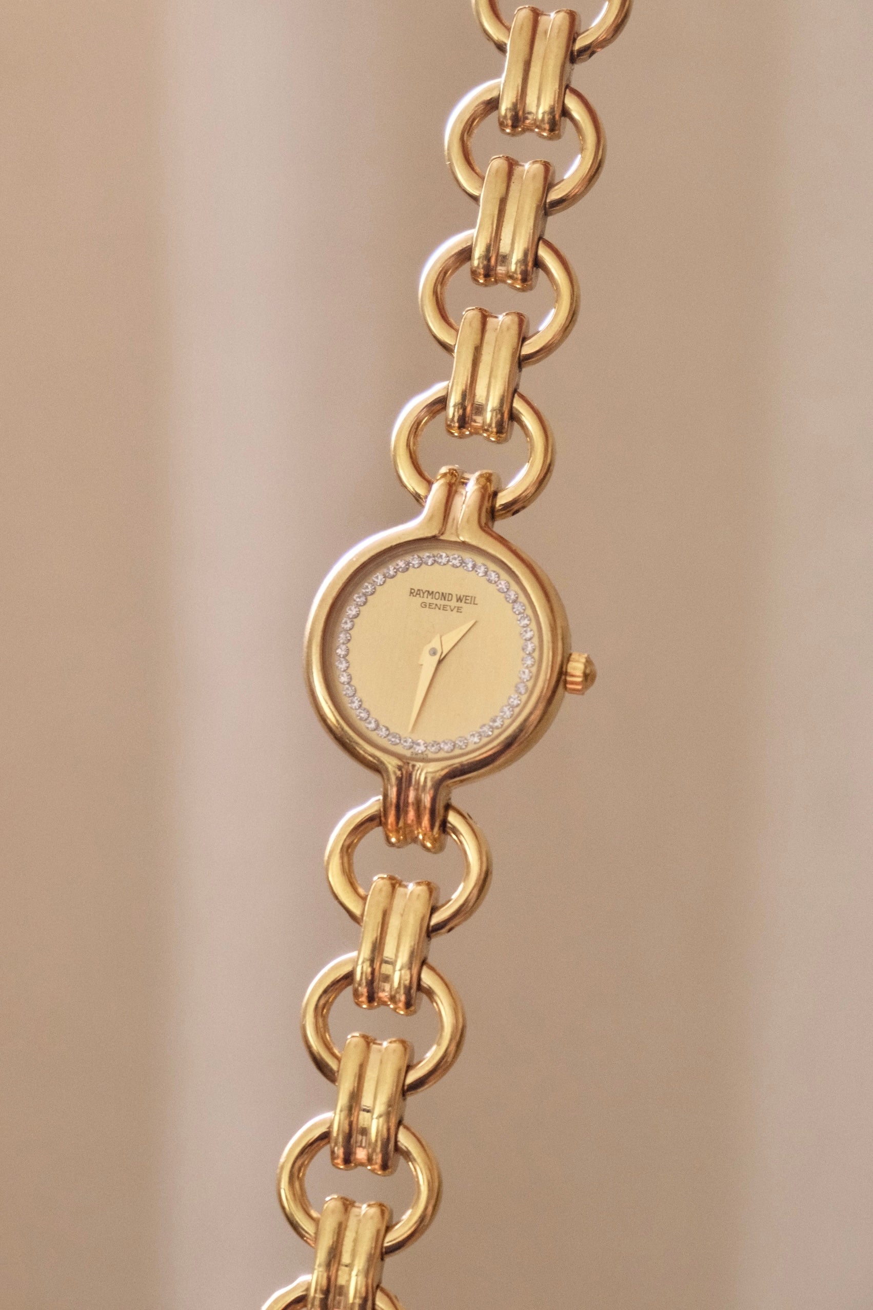 1990s Vintage Ladies 18k Gold Plated Raymond Weil Crystal Accent Dial Watch Working
