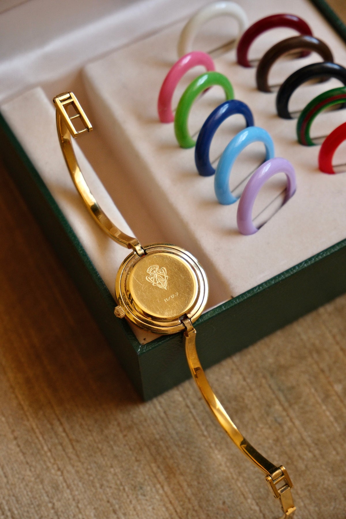 Rare Vintage Gucci 11/12.2 Gold Plated Interchangeable Bezel Bangle Watch in Box