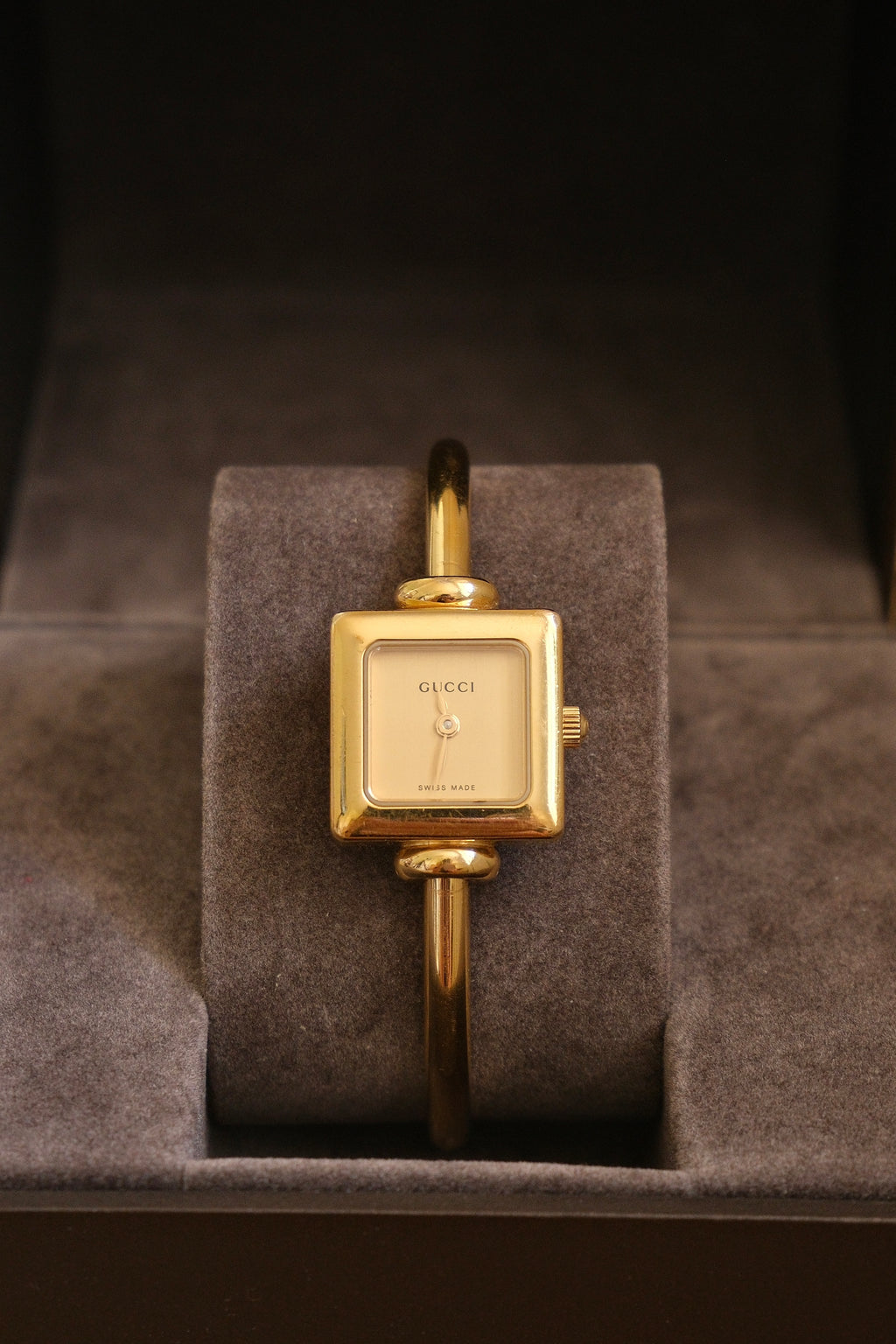 FULL SET Vintage 1900L Gold Gucci Ladies Watch with Champagne Dial in Box Working