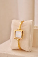 Rare Vintage Ladies 1900L Gold Bangle Gucci Watch