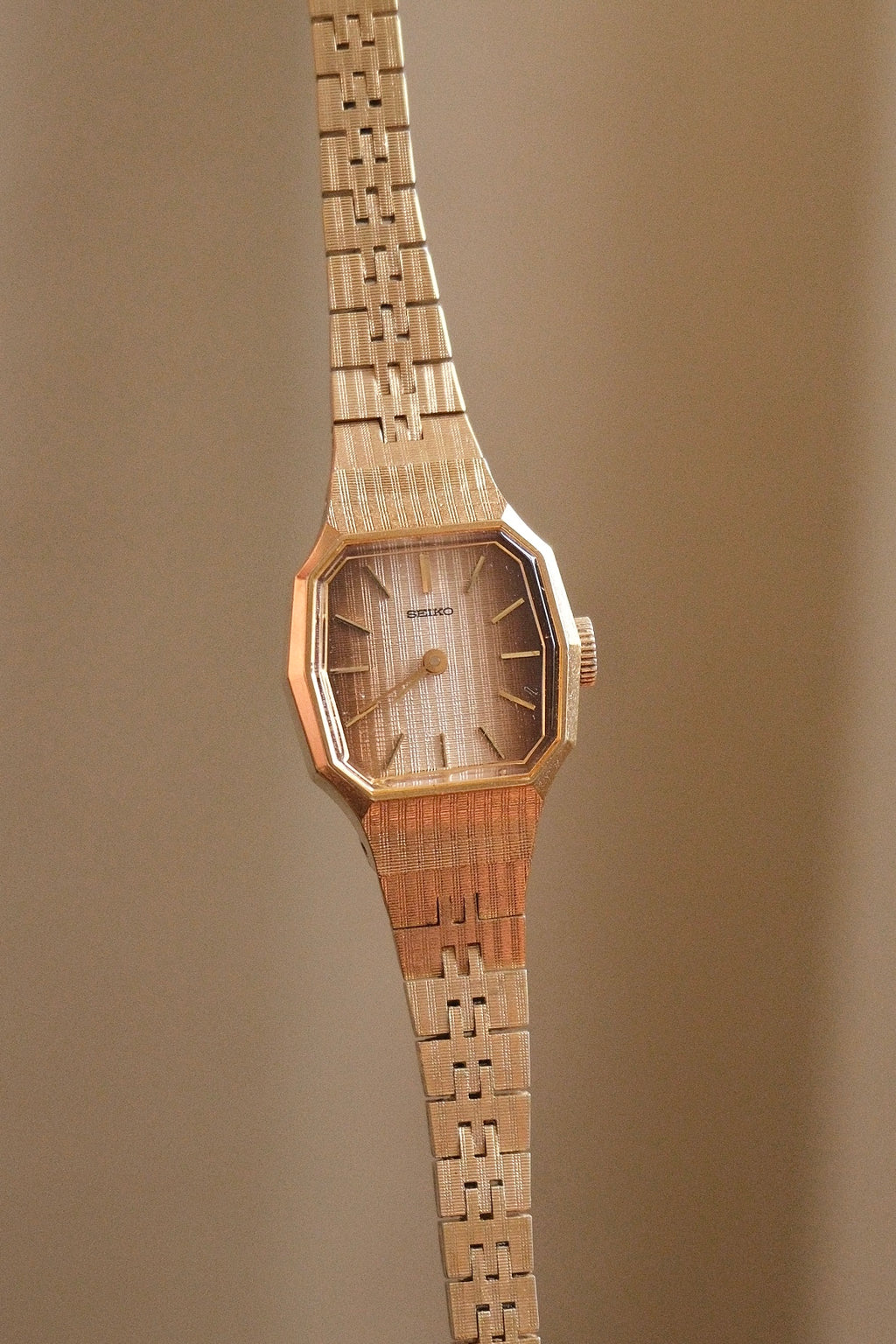70s Vintage Rare Seiko Mechanical Wind Octagonal Textured Dial Cocktail Watch Working